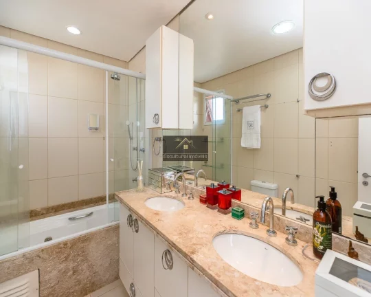 Imagem PARE A OPORTUNIDADE DE MORAR BEM ESTÁ AQUI AO SEU ALCANCE APARTAMENTO 204 M 4 DORMITÓRIOS 3 SUÍTES ESCRITÓRIO VARANDA GOURMET VISTA SINGULAR 4 VAGAS