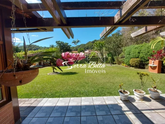 Imagem Casa com 4 dormitórios à venda, 260 m² por R$ 2.990.000,00 - Comary - Teresópolis/RJ