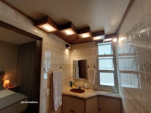 Imagem Descubra seu novo lar no coração do bairro Funcionários, em Belo Horizonte! Este espaçoso aparta...