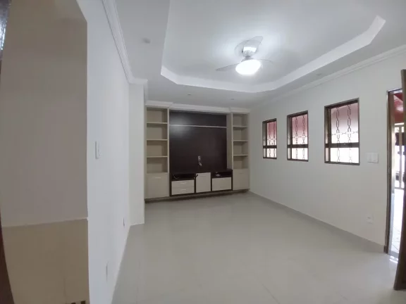 Imagem LINDA CASA NO JARDIM LUCÉLIA, SEMIMOBILIADA, COM CASA DE 3 CÔMODOS NOS FUNDOS