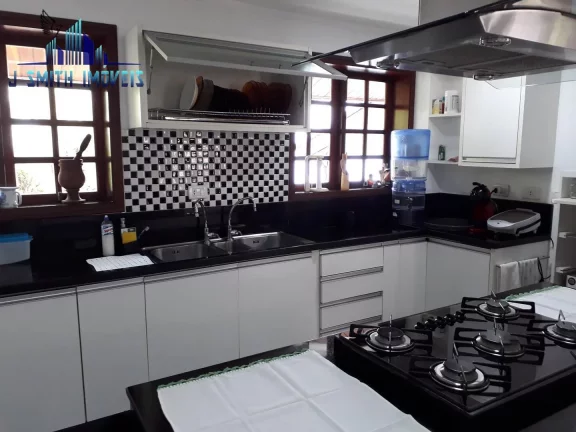 Imagem CASA NOBRE, 191m², ÓTIMOS ACABAMENTOS, EM CONDOMÍNIO FECHADO, RODOANEL.