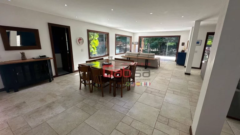 Imagem Linda Casa Alto Padrão em Geribá - Búzios RJ