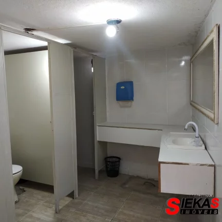 Imagem Salão Comercial na Vila Santana, São Paulo-SP: 2 Salas, 6 Banheiros, 3 Vagas, 300m². Venha Conferir!