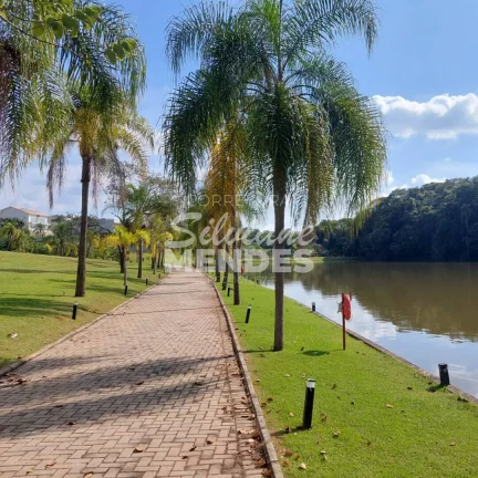 Imagem Imponente residência 402 m² com 5 suítes e complexo de lazer privativo