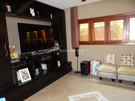 Imagem Linda casa rústica com acabamentos impecáveis, 4 suítes, sendo uma no térreo, para venda ou loca...