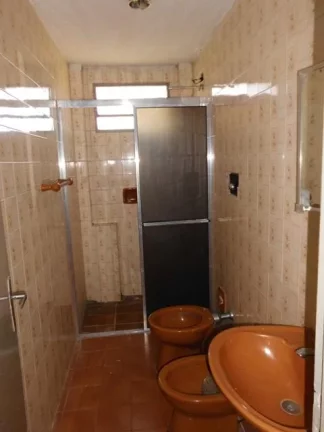 Imagem Ótima localização , 01 vaga, sala. 2 dormitórios, cozinha, wc, área de serviço e wc empregada ...