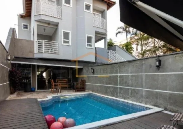 Imagem Sobrado de 260m² com 3 dormitórios, sendo 3 suítes, sendo uma master com closet, 5 banheiros, sal...