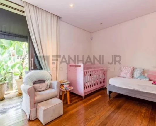 Imagem Casa deslumbrante à venda em São Paulo-SP, Jardim Europa: 4 quartos, 4 suítes, 5 salas, 6 banheiros, 6 vagas, 859m². Venha conferir!