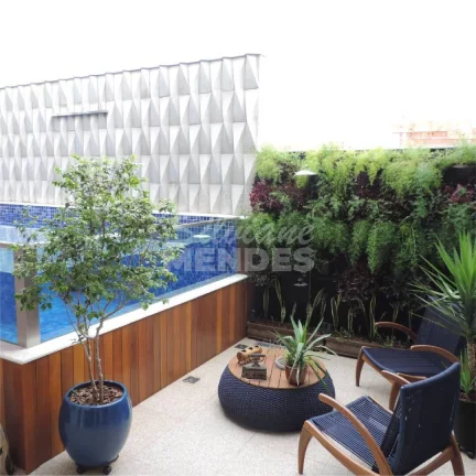 Imagem Casa moderna, mobiliada e com piscina no condomínio Golden Park