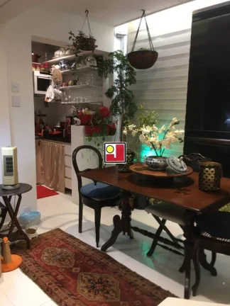 Imagem Vendo 3Q Av Lucio Costa, na Praia da Barra, ônibus, clube, segurança, tenis, piscinas, sauna, squash, skate, futebol, pier, parquinhos, comercio farto