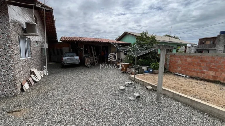 Imagem Casa Ampla à Venda entre Barra Velha e Balneário Piçarras – SC