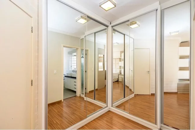 Imagem Casa para Venda em Curitiba, Bom Retiro, 3 dormitórios, 3 suítes, 8 banheiros, 2 vagas