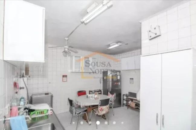 Imagem Apartamento com 195m², 3 dormitórios com armários embutidos (sendo 1 com varanda), banheiro socia...
