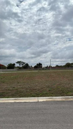 Imagem Terreno à venda, 270 m² por R$ 249.000,00 - Condominio Villagio Brunellli - Araçoiaba da Serra/SP