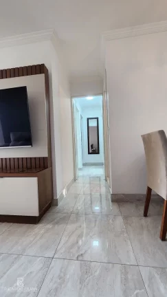 Imagem Apartamento com 3 dormitorios, uma vaga e sacada.