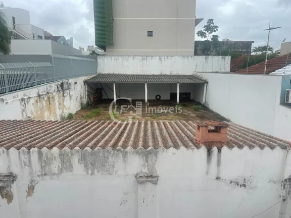 Imagem Casa espaçosa e luxuosa no Centro de Campo Grande-MS: 6 quartos, 4 salas, 2 banheiros, 12 vagas de garagem!