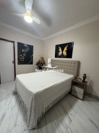 Imagem No Jockey, duas casas em um só imóvel com área gourmet: more com a família, alugue ou transforme em duplex. Comércio e serviços a poucos passos.