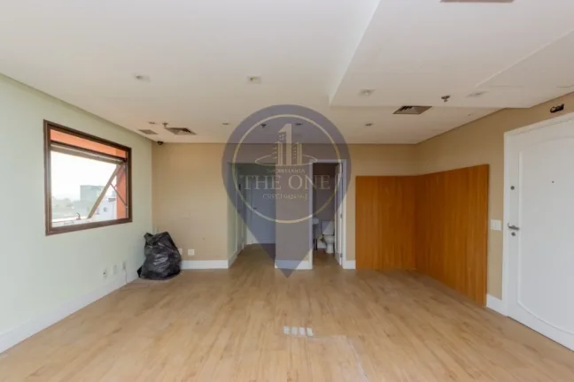 Imagem Conjunto Comercial de Alto Padrão na Consolação, São Paulo-SP: 2 Salas, 2 Banheiros, 2 Vagas, 56m². Venha Conferir!