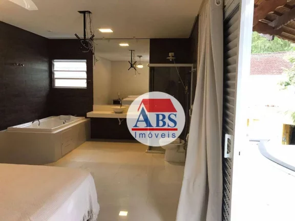 Imagem Sobrado com 4 dormitórios à venda, 235 m² por R$ 840.000,00 - Vale Verde - Cubatão/SP
