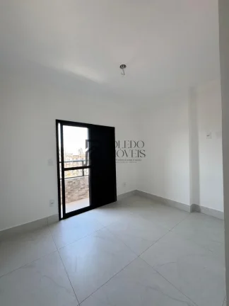 Imagem Apartamento 2 Dormitórios sendo 1 suíte a 200 metros do mar no bairro Caiçara - Praia Grande