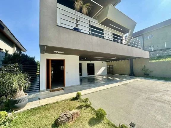 Imagem Cond. Vintage - Moderna, rua tranquila, 4 suítes (1 no térreo), piscina!