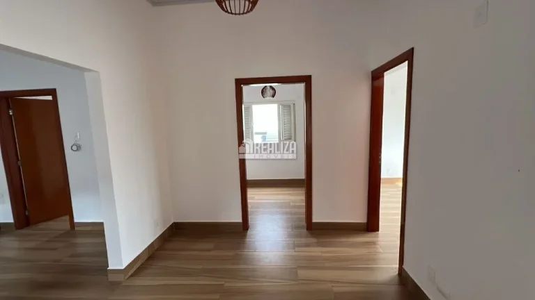 Imagem Encantadora casa de 4 dormitórios no bairro Estados Unidos em Uberaba