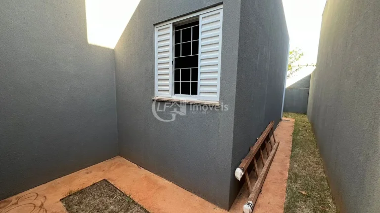 Imagem Excelente oportunidade! Casa à venda em Campo Grande-MS, bairro Jardim Carioca: 2 quartos, 1 sala, 1 banheiro, 2 vagas de garagem, 60,00 m².