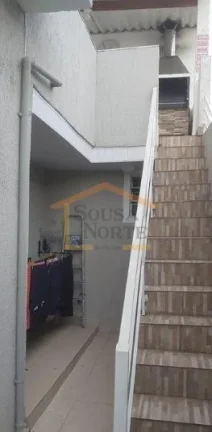 Imagem Casa recém-reformada com 134 m² de área útil. 
2 dormitórios, sendo 1 suíte, sala para dois am...