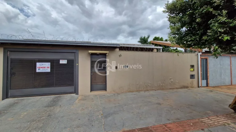 Você busca um imóvel que une conforto, espaço e potencial de investimento, essa casa no bairro Santo Antônio é a escolha ideal.