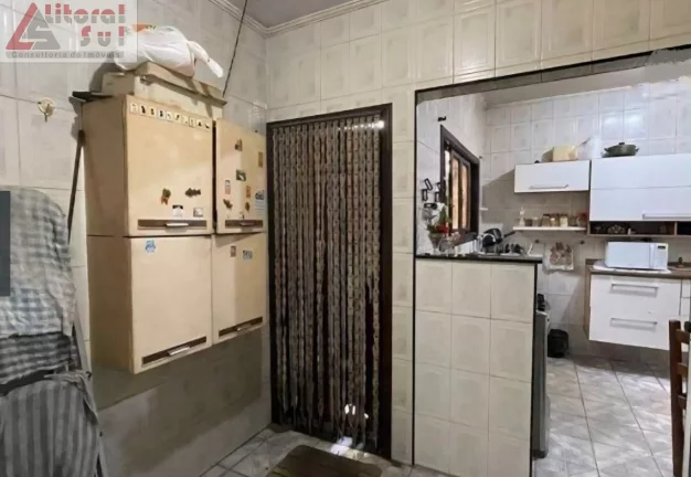 Imagem Imperdível oportunidade! Casa à venda em Praia Grande-SP, bairro Tupi, 3 quartos, 1 sala, 1 banheiro, 105 m² de área.