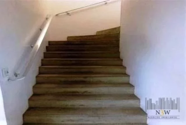 Imagem Casa à venda no Alto da Lapa São Paulo SP com 2 dormitórios, 1 banheiro, 2 vagas de garagem e 170m² de área construída.