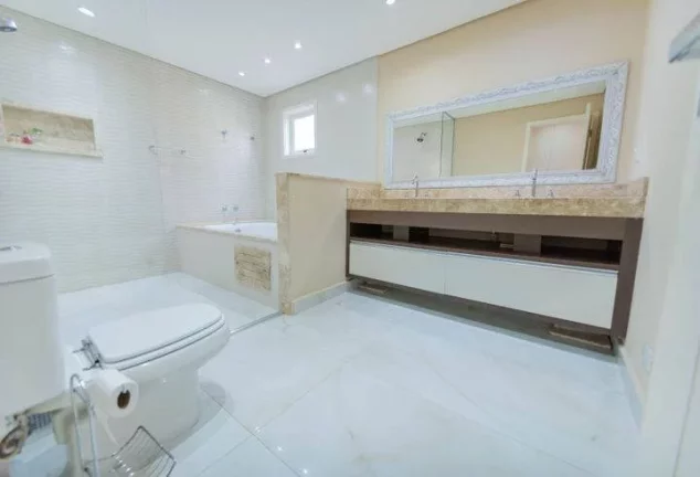 Imagem Casa com 360 m² - 3 suítes, em condomínio na Granja Viana!!!