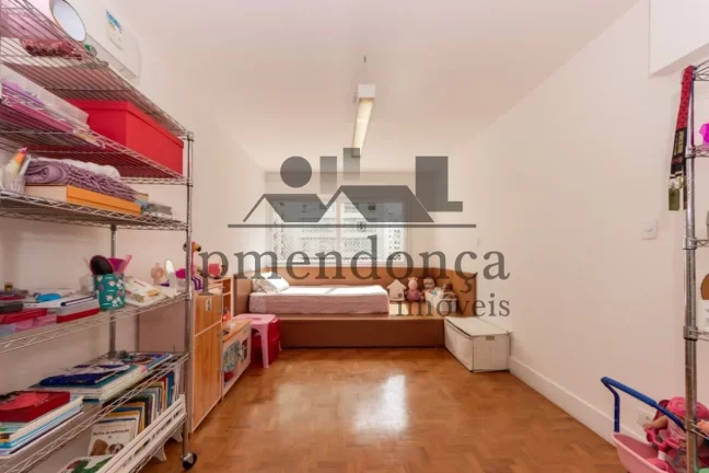 Imagem Apartamento reformado e mobiliado, com 198m² próximo ao Parque do Ibirapuera!