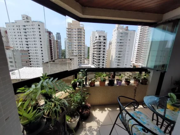 Imagem ASTÚRIAS – UMA QUADRA DA PRAIA, MARAVILHOSO APTO COM 124 M² ÚTEIS, 01 VAGA DE GARAGEM NO PRÉDIO, PISCINA E SALÃO DE JOGOS E FESTAS.