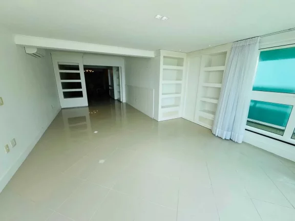 Imagem Outros com 4 dormitórios sendo 4 suítes e 4 vagas de garagem em Bombinhas/SC