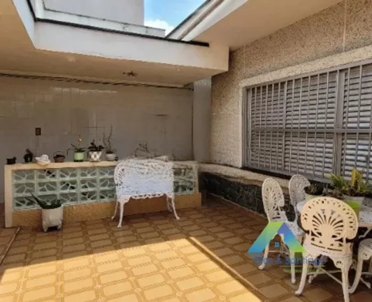 Imagem Casa Térrea para locação com 3 dormitórios e 4 vagas em Bosque da Saúde/SP!