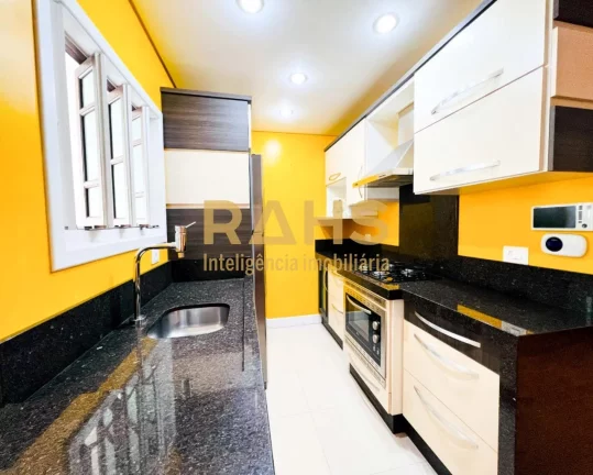 Imagem Linda casa semi-mobiliada e climatizada com 3 suítes, escritório, 2 vagas de garagem e completa á...