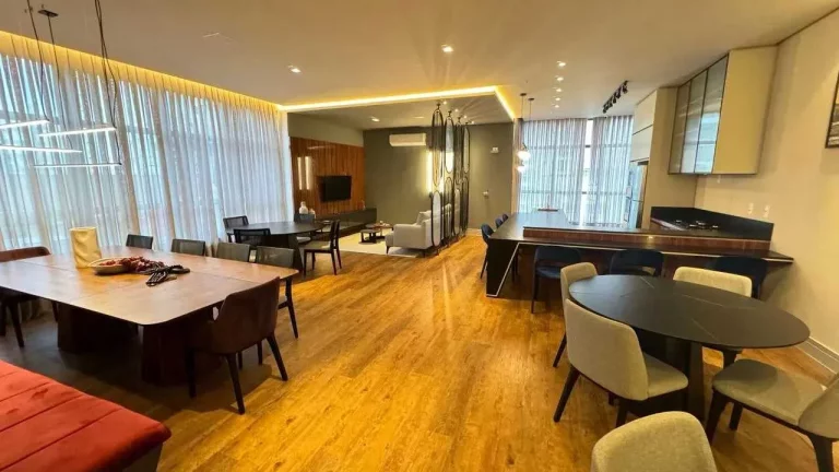 Imagem Apartamento com 3 suítes e 2 vagas de garagem em - Meia Praia, Itapema/SC