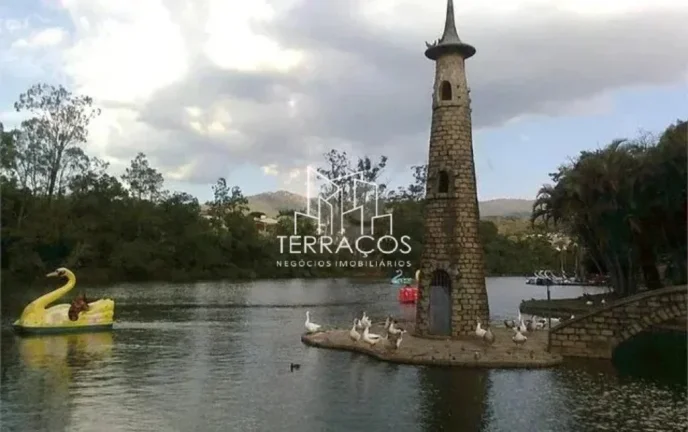 Imagem CASA COM 3 DORMITÓRIOS EM BAIRRO NOBRE NA CIDADE DE ATIBAIA.