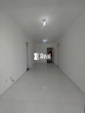 Imagem Apartamento 2/4 com suíte, à 800 metros do aeroporto