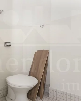 Imagem Apartamento com living para 02 ambientes, piso delaminado, 03 dormitórios, 01 aberto para ampliar a...