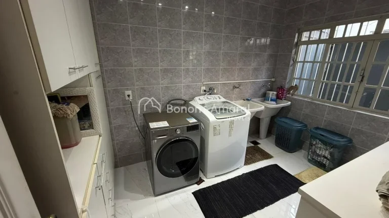 Imagem Excelente sobrado Mobiliado para venda em bairro residencial, próximo a mercados, colégios, padari...