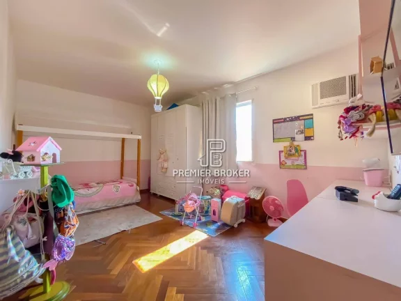 Imagem Casa com 04 dormitórios à venda, 122 m² por R$ 900.000 - Araras - Teresópolis/RJ