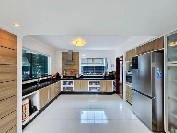 Imagem Impecável Residência de Luxo na Riviera de São Lourenço Módulo 30: 5 Quartos, 5 Suítes, 3 Salas, 6 Vagas, 480m² - Bertioga-SP!