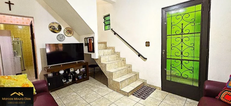 Imagem Casa Sobrado com 5 quartos ( dormitórios) 3 Banheiros e 2 Vagas no Jardim D Abril