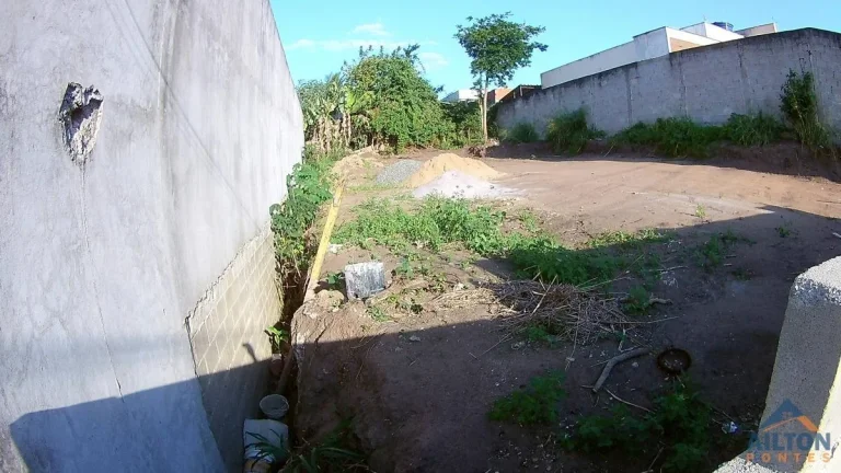 Imagem Lote com 180m2 à Venda em Bairro Praia de Santa Mônica - Guarapari/ES
