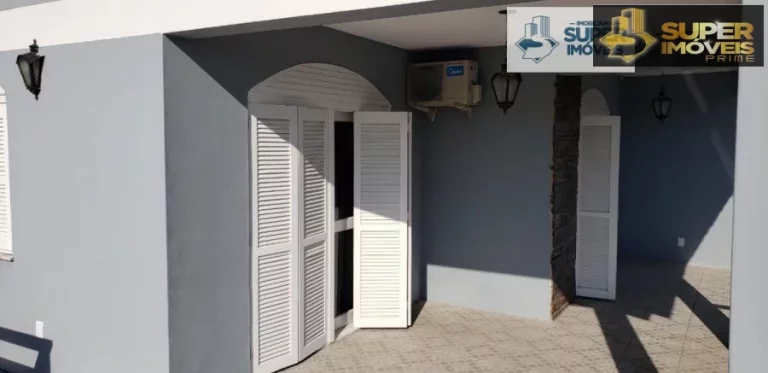 Imagem Casa Alto Padrão a Venda no bairro Centro - Pelotas, RS