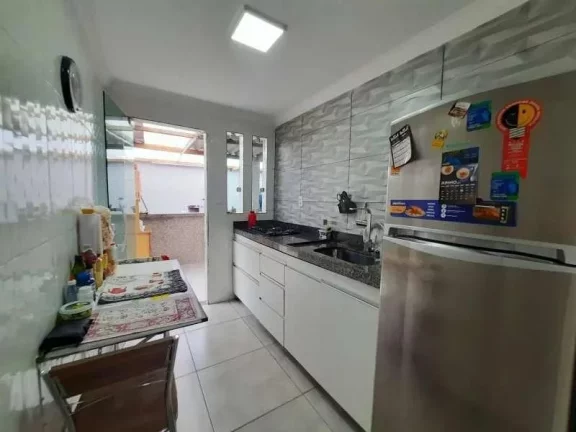 Imagem Moderna Casa com 2 Dormitórios, Alarme e Vaga para 2 Carros