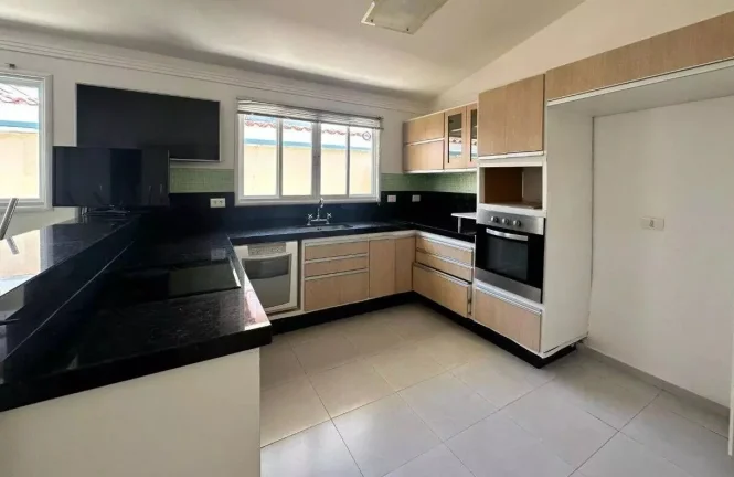 Imagem Casa para Venda em Atibaia, Vila Santista, 3 dormitórios, 1 suíte, 3 banheiros, 3 vagas