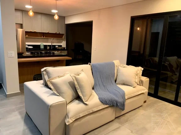 Imagem ITAPETINGA. CONDOMÍNIO FECHADO. CASA NOVA TOTALMENTE MOBILIADA.